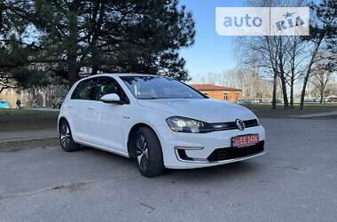 Хетчбек Volkswagen e-Golf 2014 в Дніпрі