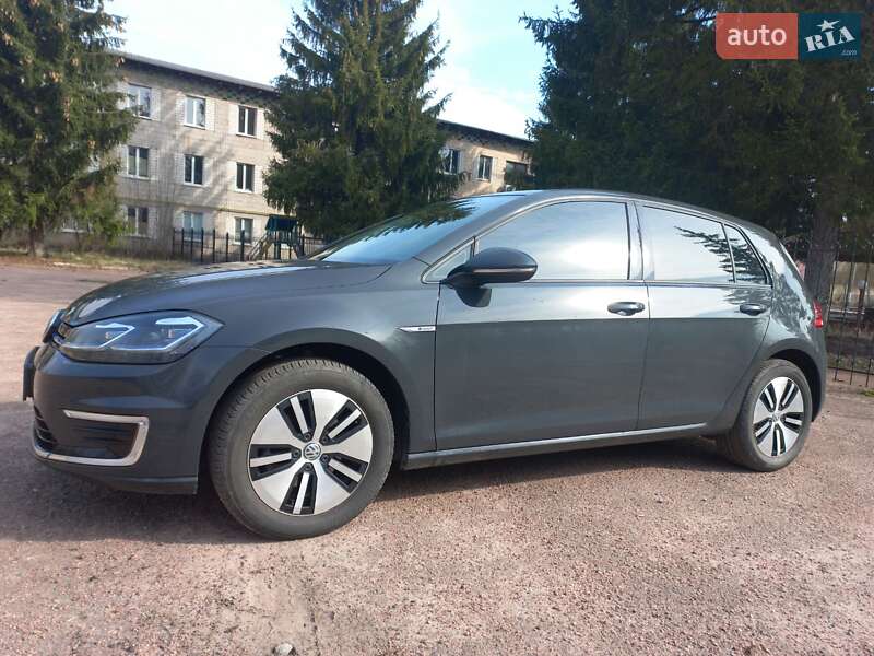Хэтчбек Volkswagen e-Golf 2020 в Житомире