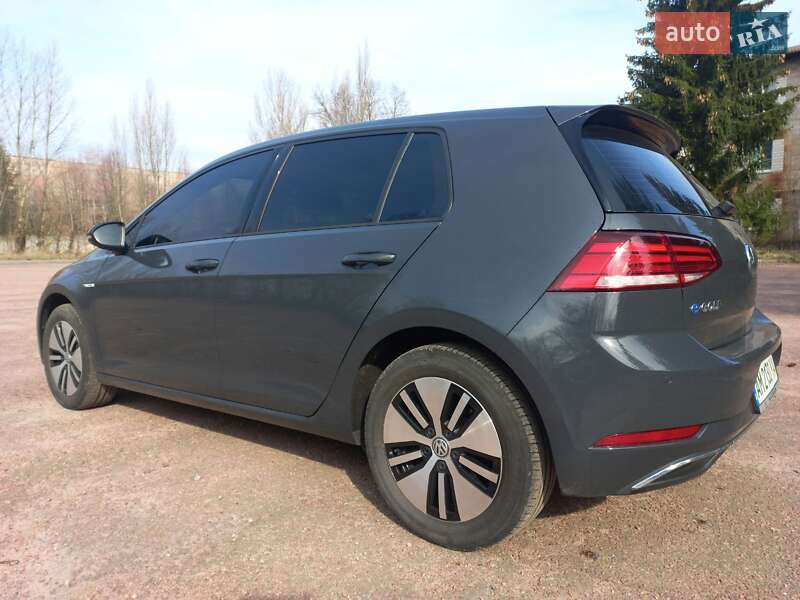 Хэтчбек Volkswagen e-Golf 2020 в Житомире