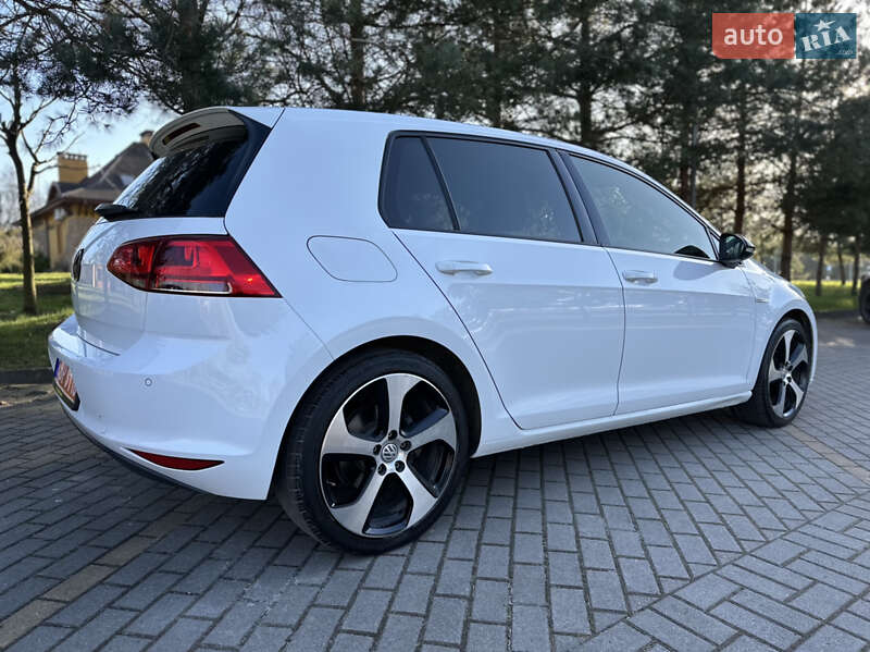 Хетчбек Volkswagen e-Golf 2015 в Дрогобичі
