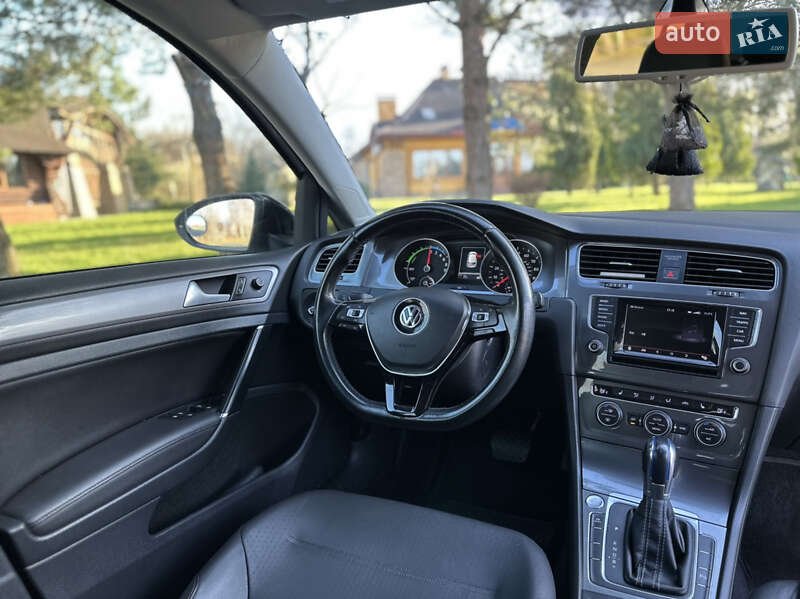 Хетчбек Volkswagen e-Golf 2015 в Дрогобичі