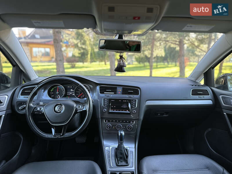 Хетчбек Volkswagen e-Golf 2015 в Дрогобичі