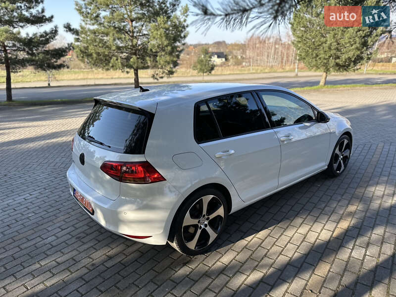 Хетчбек Volkswagen e-Golf 2015 в Дрогобичі