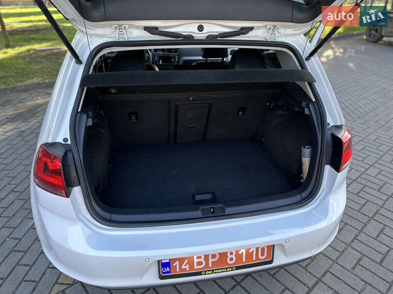 Хетчбек Volkswagen e-Golf 2015 в Дрогобичі