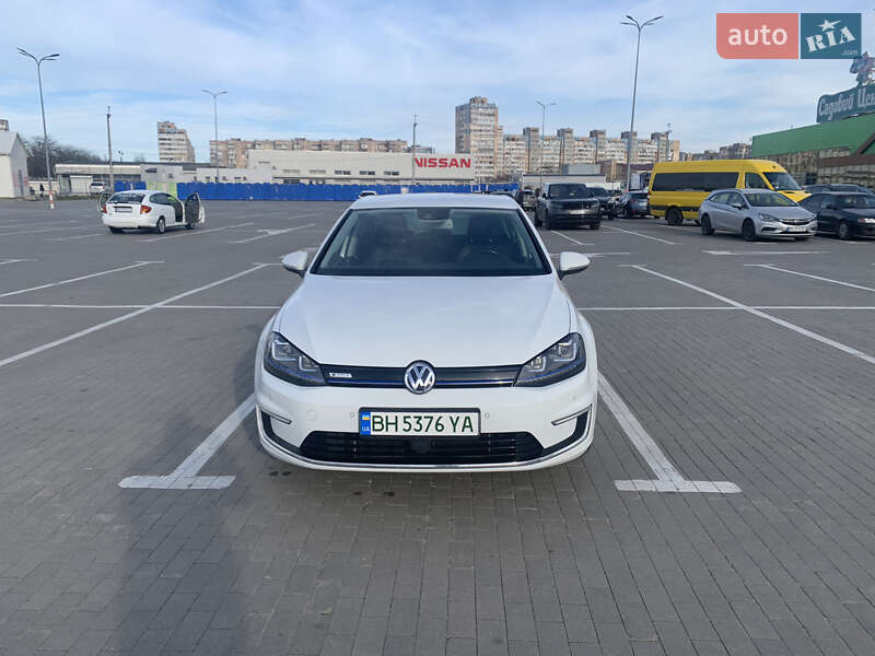 Хетчбек Volkswagen e-Golf 2015 в Одесі