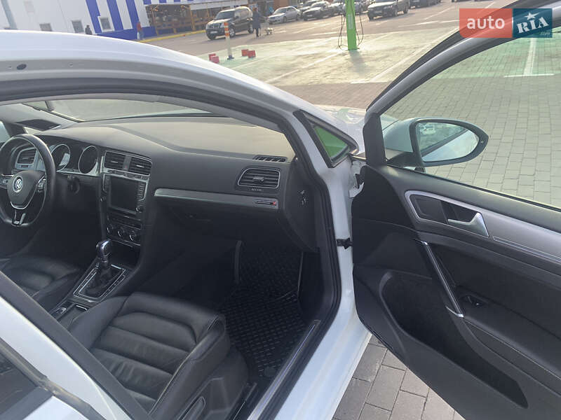 Хетчбек Volkswagen e-Golf 2015 в Одесі