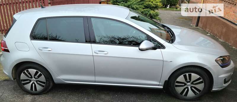 Хэтчбек Volkswagen e-Golf 2016 в Виннице