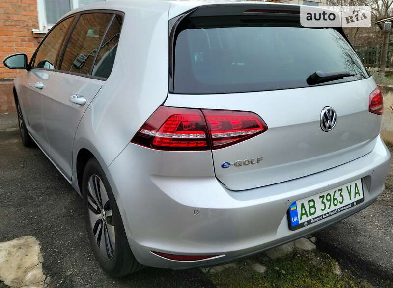 Хэтчбек Volkswagen e-Golf 2016 в Виннице