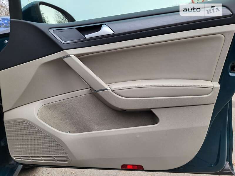 Хэтчбек Volkswagen e-Golf 2018 в Виннице