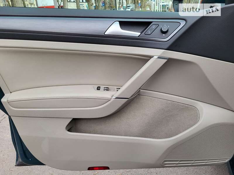 Хэтчбек Volkswagen e-Golf 2018 в Виннице