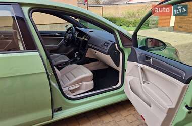 Хэтчбек Volkswagen e-Golf 2018 в 