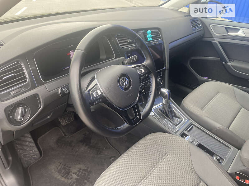 Хэтчбек Volkswagen e-Golf 2019 в Шепетовке