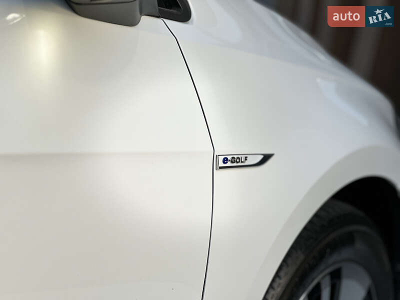Хэтчбек Volkswagen e-Golf 2018 в Луцке