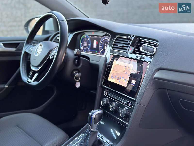 Хэтчбек Volkswagen e-Golf 2018 в Луцке