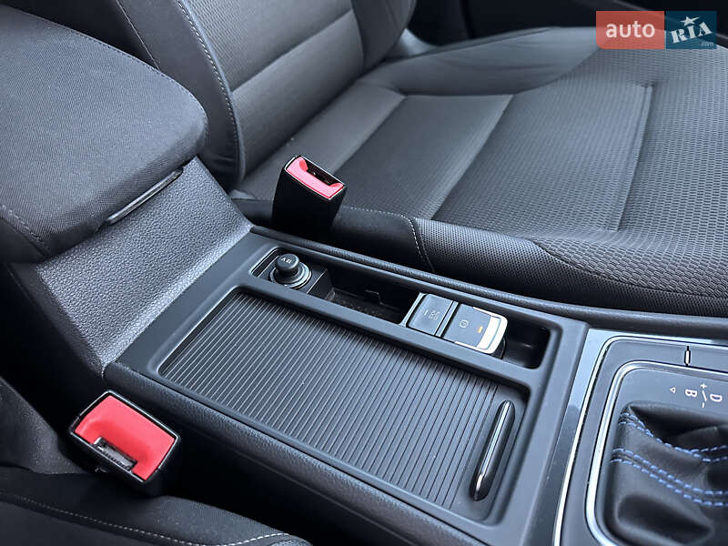 Хэтчбек Volkswagen e-Golf 2018 в Луцке