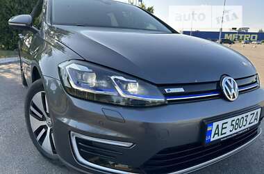 Хетчбек Volkswagen e-Golf 2017 в Дніпрі