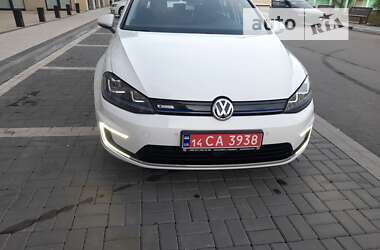 Хетчбек Volkswagen e-Golf 2014 в Сваляві