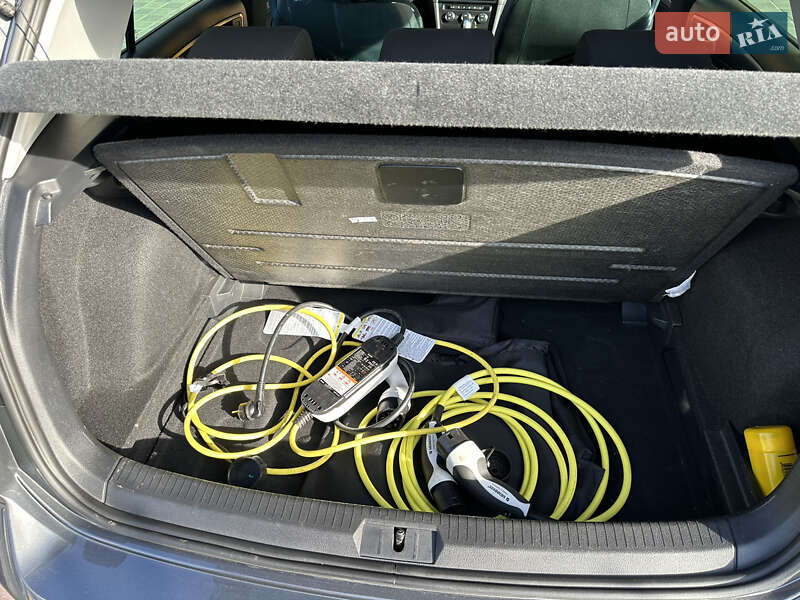 Хетчбек Volkswagen e-Golf 2020 в Тернополі