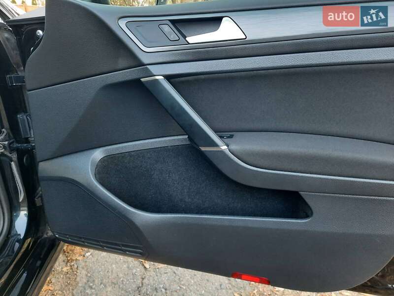 Хетчбек Volkswagen e-Golf 2017 в Одесі