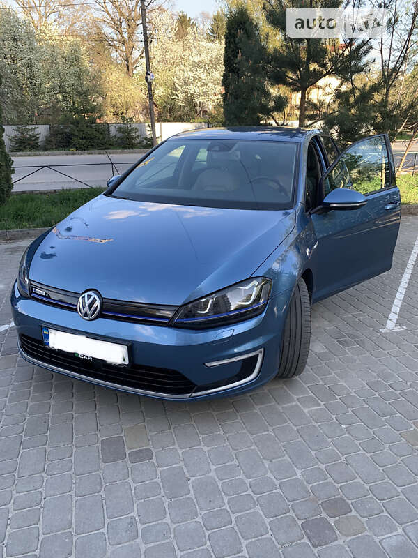 Хэтчбек Volkswagen e-Golf 2015 в Тернополе