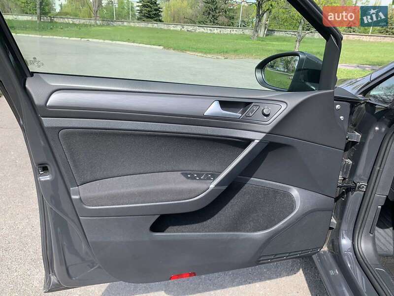 Хэтчбек Volkswagen e-Golf 2020 в Кременчуге