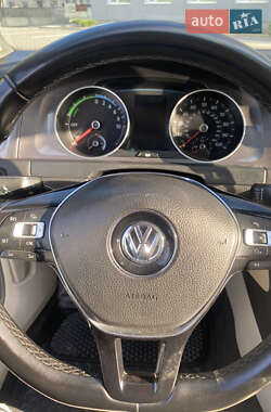 Хетчбек Volkswagen e-Golf 2014 в 