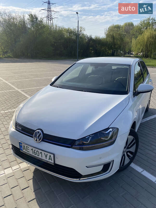 Хэтчбек Volkswagen e-Golf 2014 в Днепре