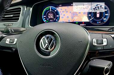 Хэтчбек Volkswagen e-Golf 2020 в Киеве