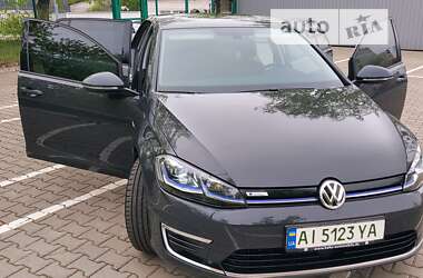 Хэтчбек Volkswagen e-Golf 2020 в Киеве