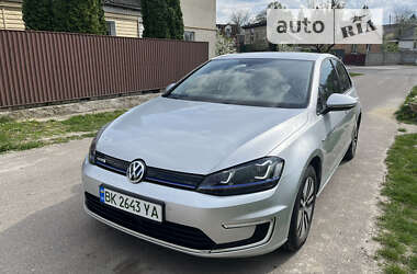 Хетчбек Volkswagen e-Golf 2015 в Здолбуніві