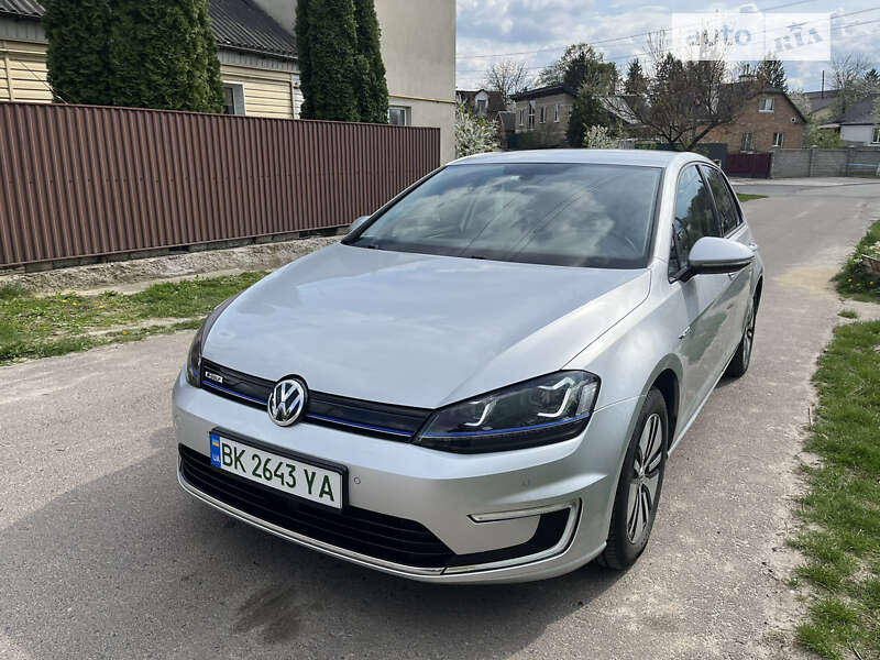 Хетчбек Volkswagen e-Golf 2015 в Здолбуніві