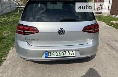 Хетчбек Volkswagen e-Golf 2015 в Здолбуніві