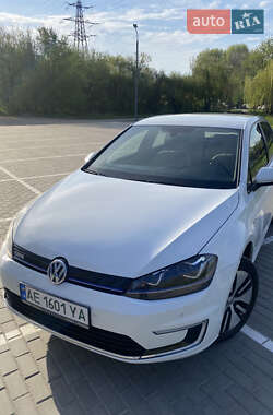 Хетчбек Volkswagen e-Golf 2014 в 