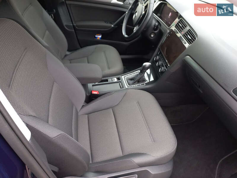 Хэтчбек Volkswagen e-Golf 2020 в Львове