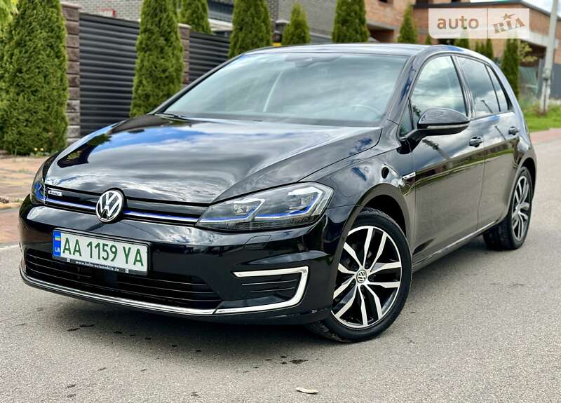 Хэтчбек Volkswagen e-Golf 2019 в 