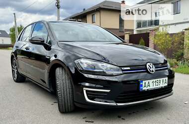 Хэтчбек Volkswagen e-Golf 2019 в 