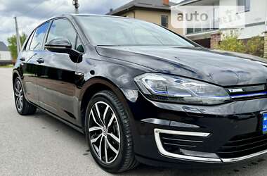 Хэтчбек Volkswagen e-Golf 2019 в 