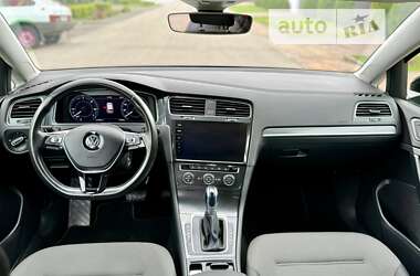 Хэтчбек Volkswagen e-Golf 2019 в 
