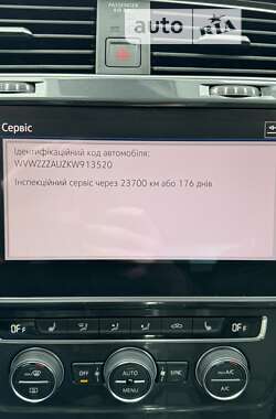 Хэтчбек Volkswagen e-Golf 2019 в 