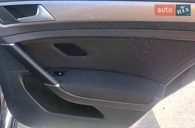 Хэтчбек Volkswagen e-Golf 2016 в 
