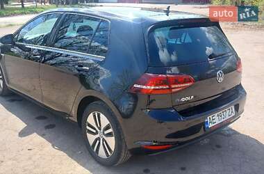 Хэтчбек Volkswagen e-Golf 2016 в 