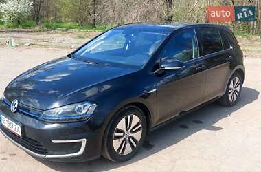 Хэтчбек Volkswagen e-Golf 2016 в 