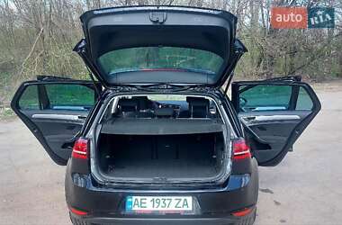 Хэтчбек Volkswagen e-Golf 2016 в 