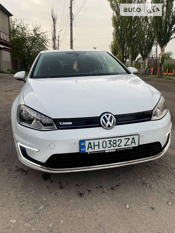Хэтчбек Volkswagen e-Golf 2015 в Покровске