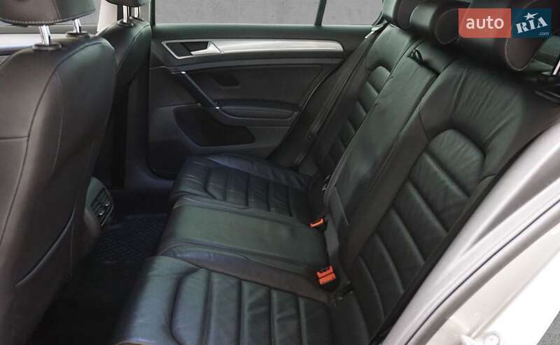 Хетчбек Volkswagen e-Golf 2016 в Тернополі