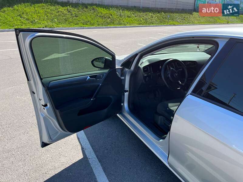 Хэтчбек Volkswagen e-Golf 2019 в Виннице