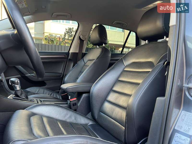 Хэтчбек Volkswagen e-Golf 2017 в Каменец-Подольском