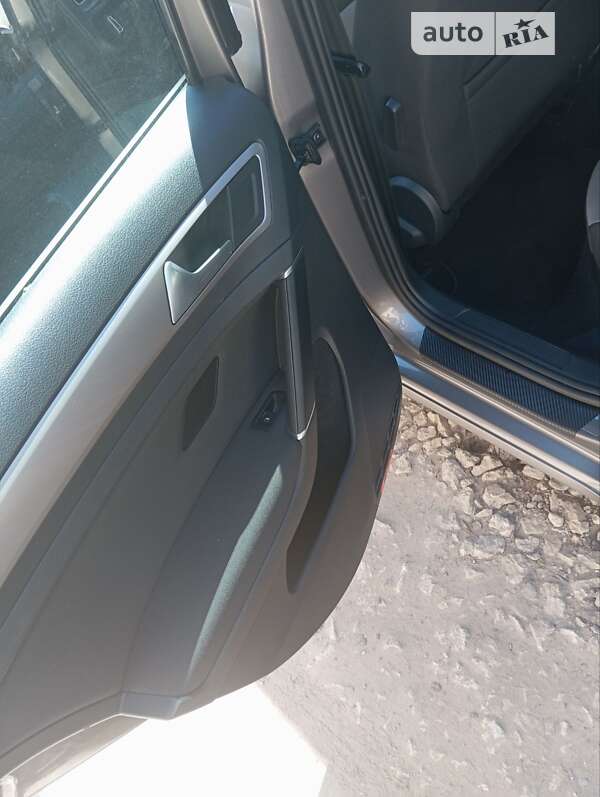 Хэтчбек Volkswagen e-Golf 2014 в Тернополе