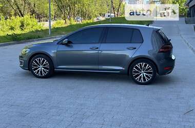 Хэтчбек Volkswagen e-Golf 2018 в 