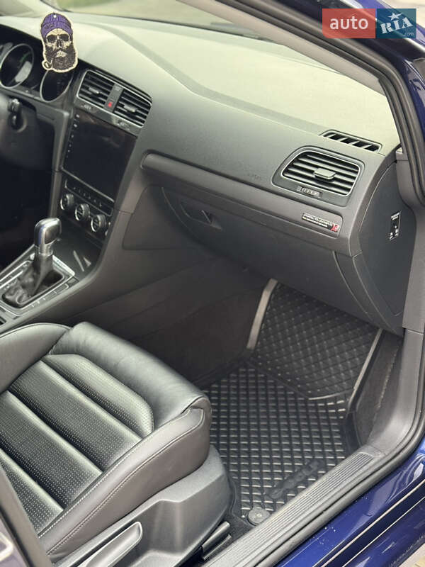 Хетчбек Volkswagen e-Golf 2018 в Умані